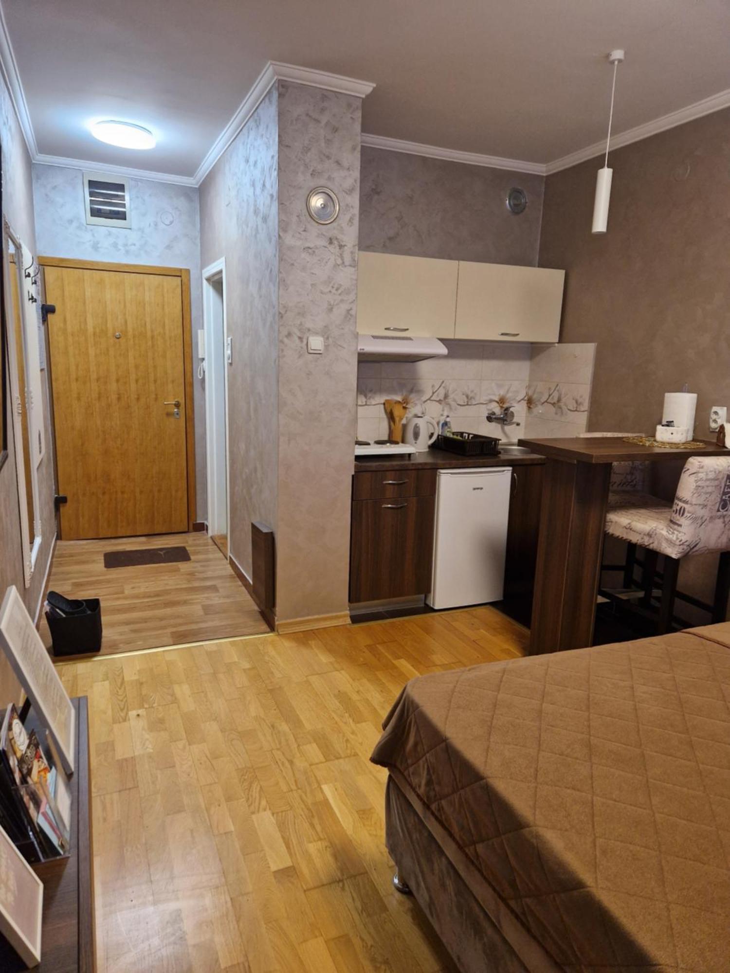 Apartman Studio Diamond Subotica Exteriör bild